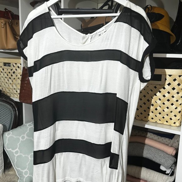 White and sheer black stripped fancy blouse. SZ:L like new condition - Picture 3 of 5